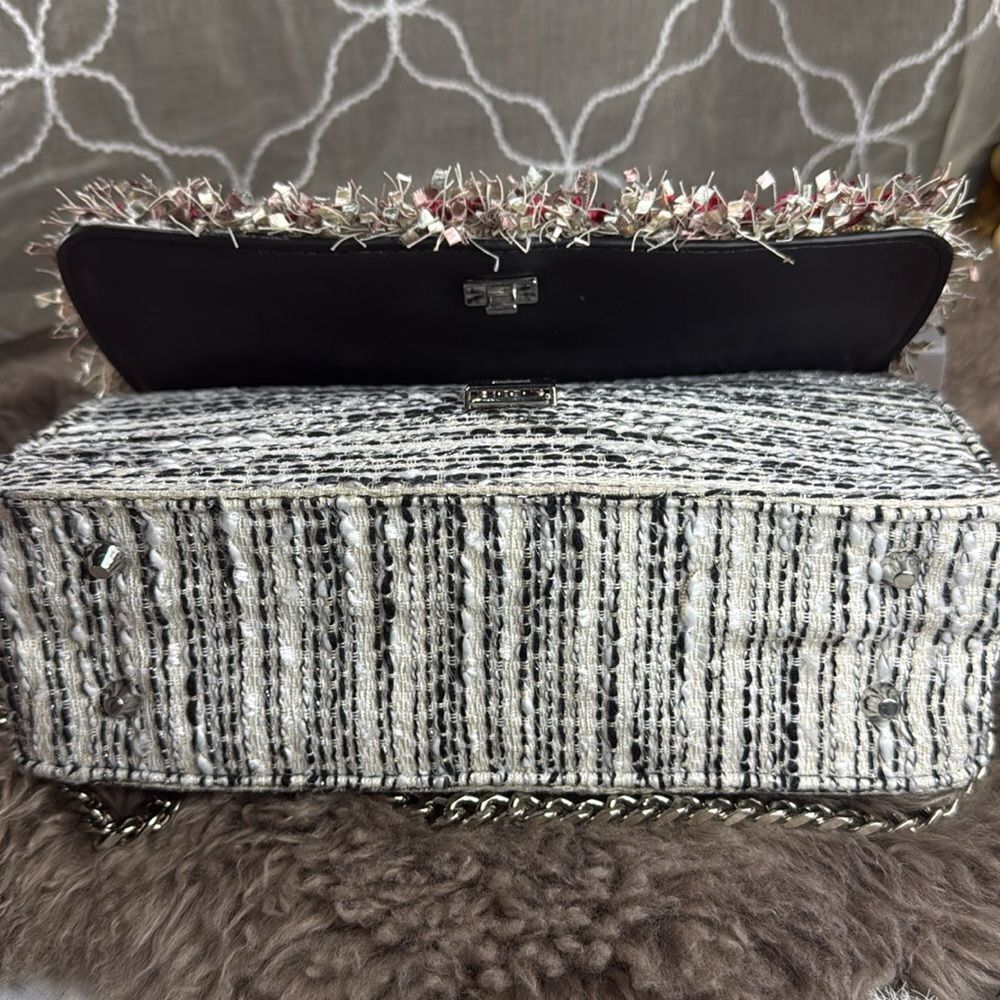 Zara, Multicoloured woven crossbody bag. Pearl and frayed detail on the flap. - Picture 6 of 14